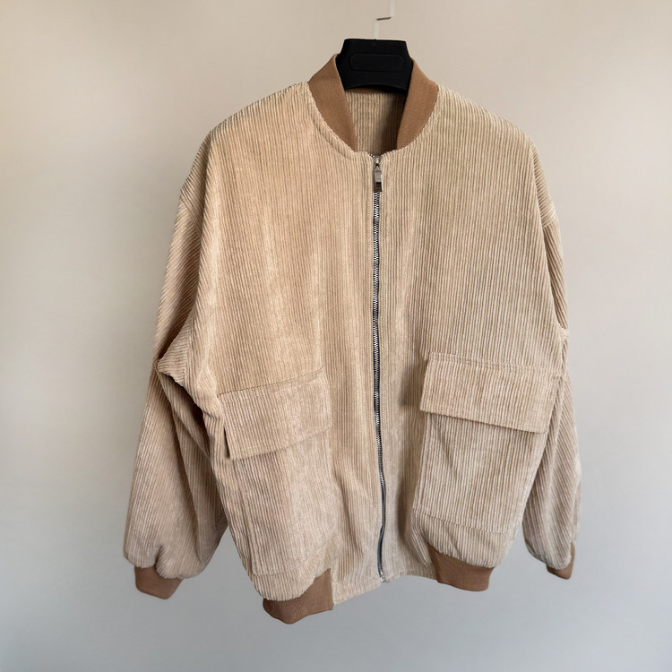 بامبر سویشرت زنانه کبریتی کرم با دو جیب و زیپ