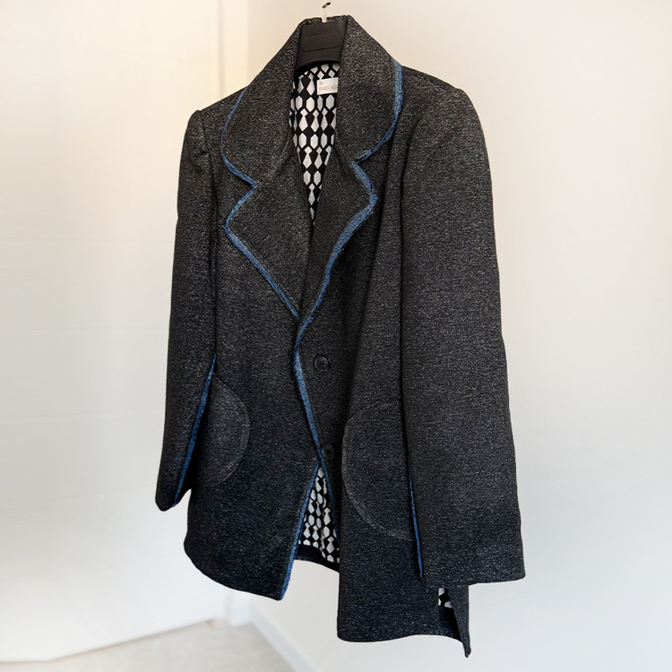 پالتو زنانه گلدوزی برگ با یقه پهن و دوردوزی آبی