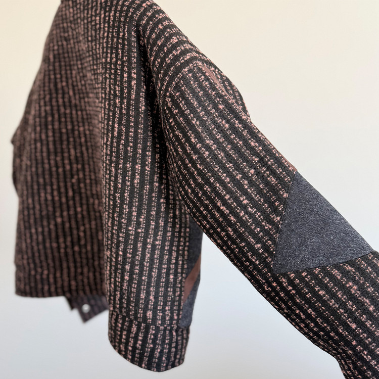 جزییات آستین کت زنانه مدل السا با پارچه طرحدار