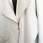 جزییات یقه و زیپ کت زنانه فوتر مدل روما