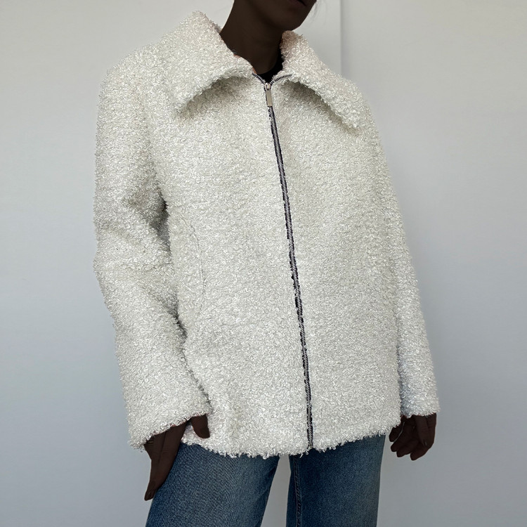 پالتو زنانه زمستانه ملودی روی تن با فرم آزاد