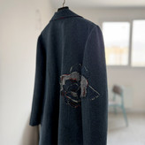 پالتو زنانه زمستانه رزالنت نمای پشت با اپلیکه گل رز